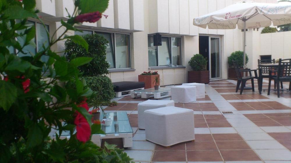 Port Azafata Valencia Hotel Manises Ngoại thất bức ảnh