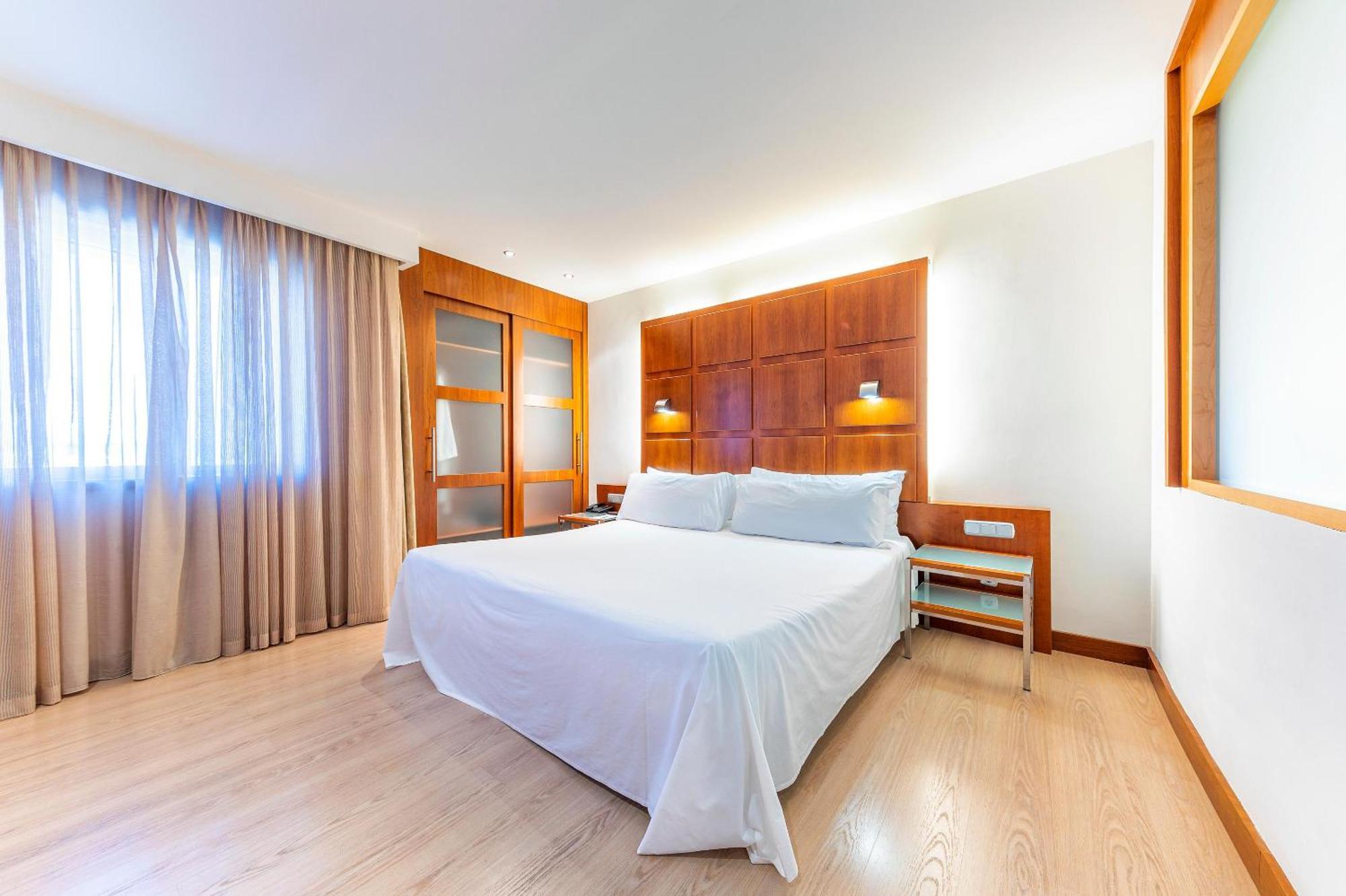 Port Azafata Valencia Hotel Manises Ngoại thất bức ảnh