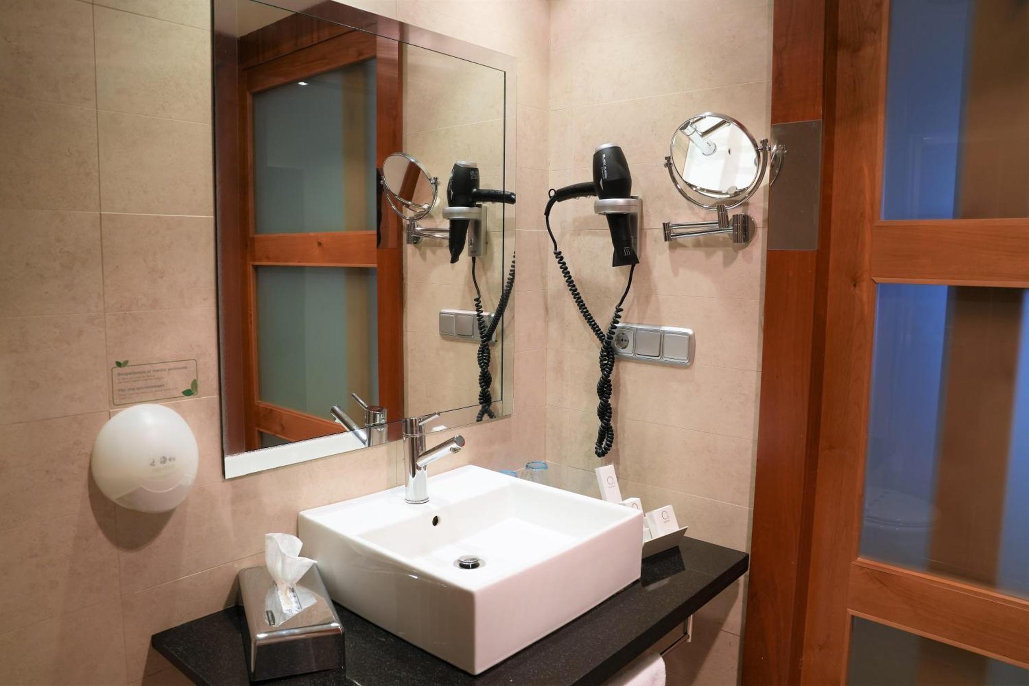 Port Azafata Valencia Hotel Manises Ngoại thất bức ảnh