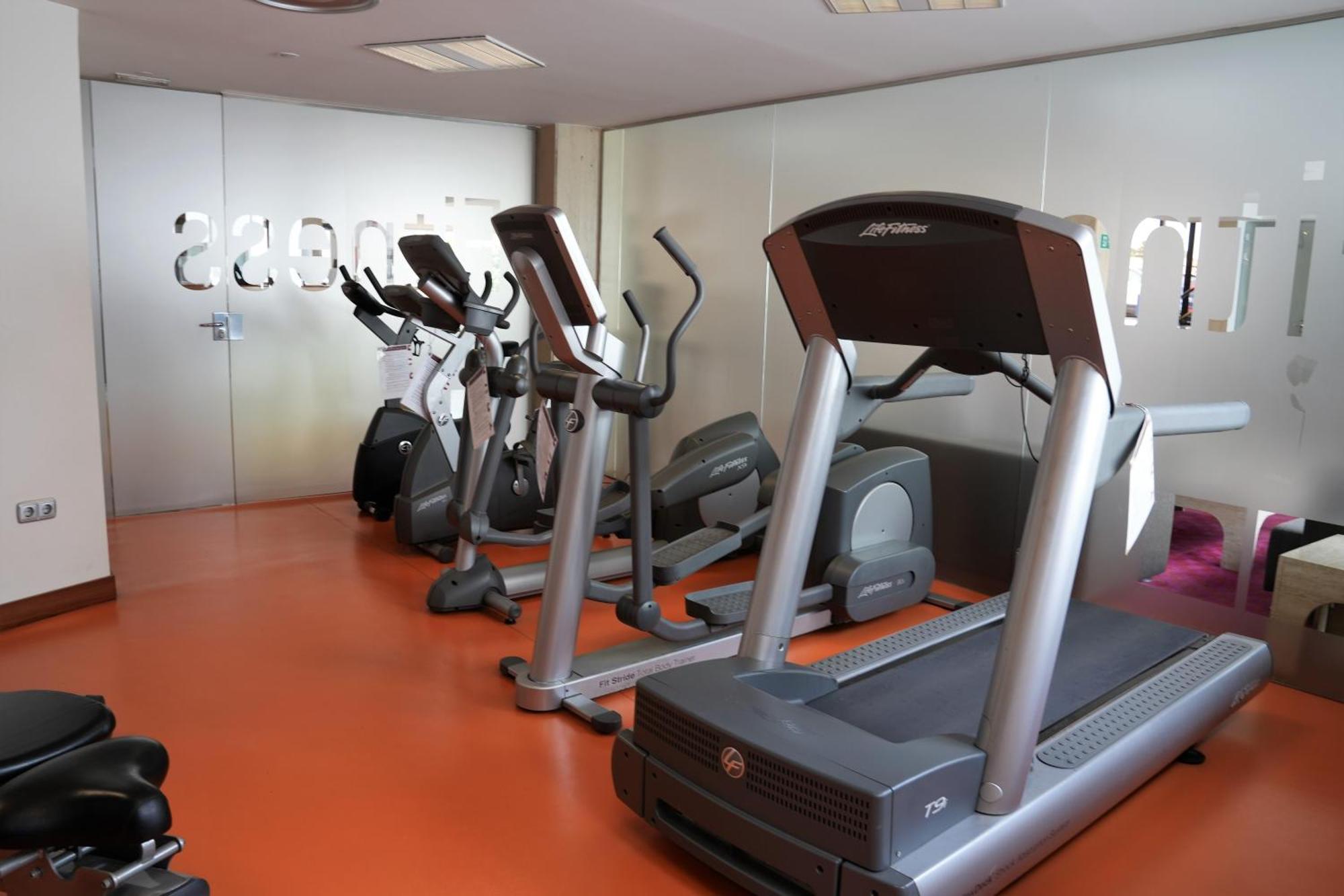 Port Azafata Valencia Hotel Manises Ngoại thất bức ảnh